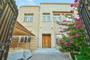 6-Bedroom Villa with Car and Driver